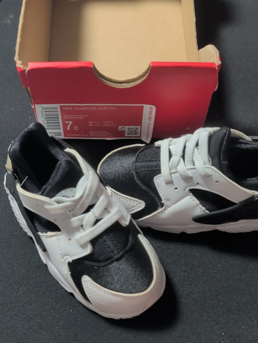 Nike Toddler Black & White Huarache Run (Toddler, Size 7c)